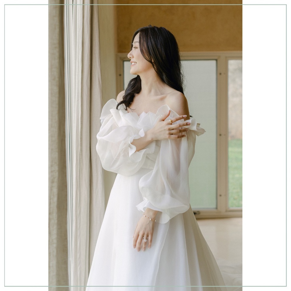 $7590 Monique Lhuillier Ambrosia Runway Bridal Gown - Picture 9 of 16